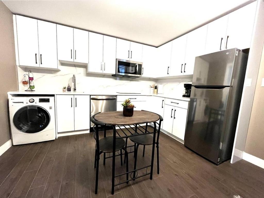 Listing Image for R3067963