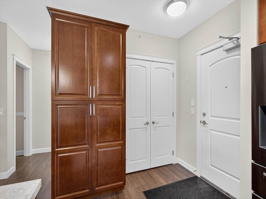 Listing Image for R3068458