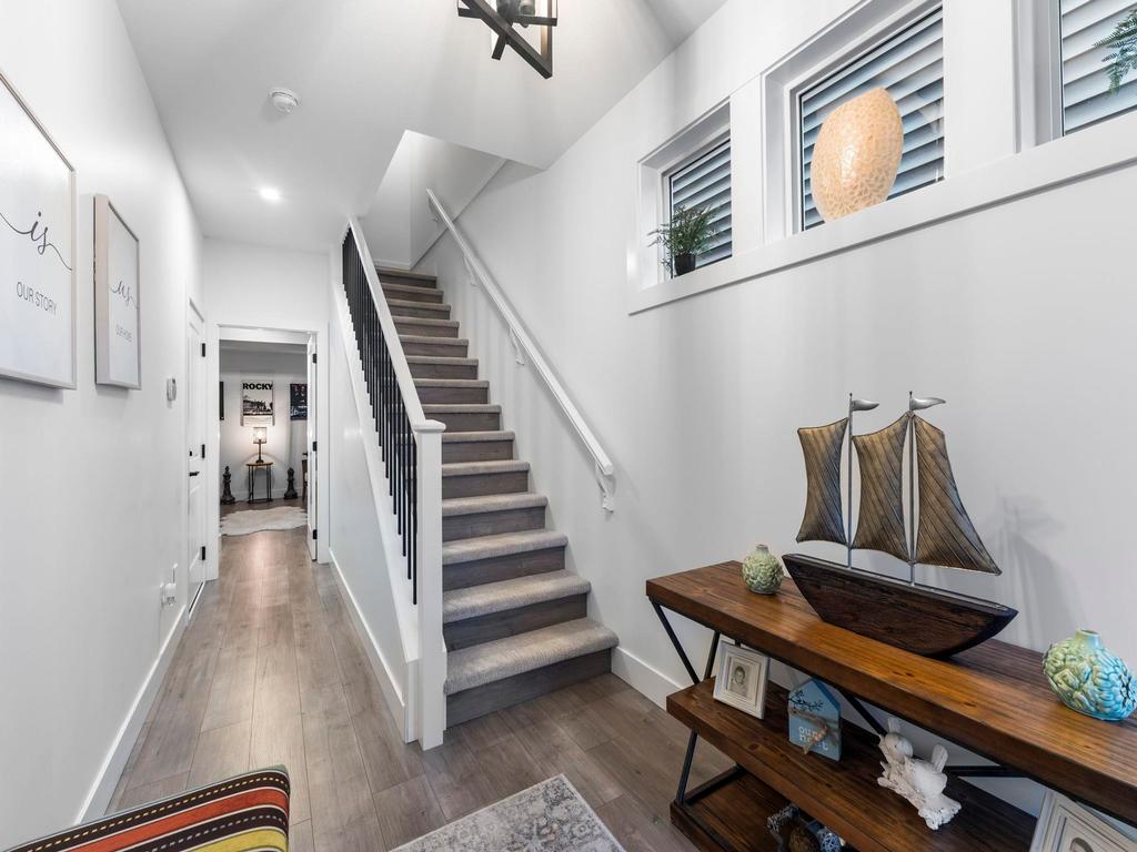 Listing Image for R3068763