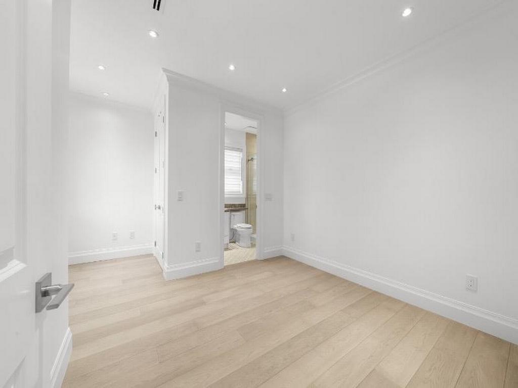 Listing Image for R3068948