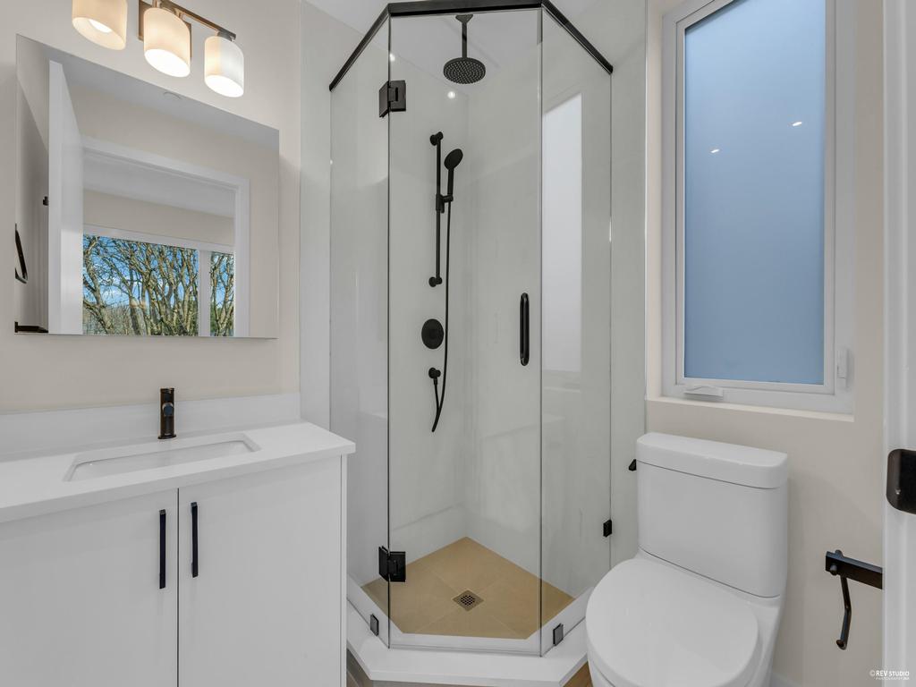 Listing Image for R3070032