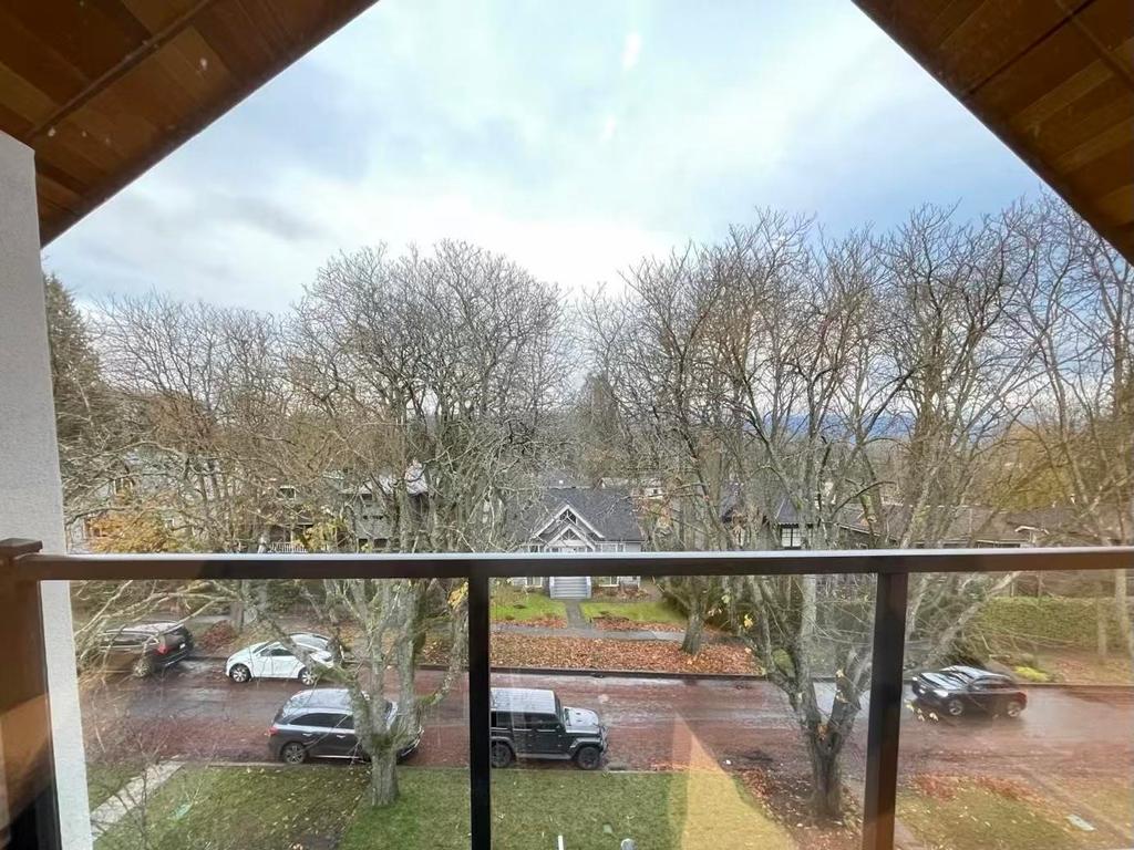 Listing Image for R3070032