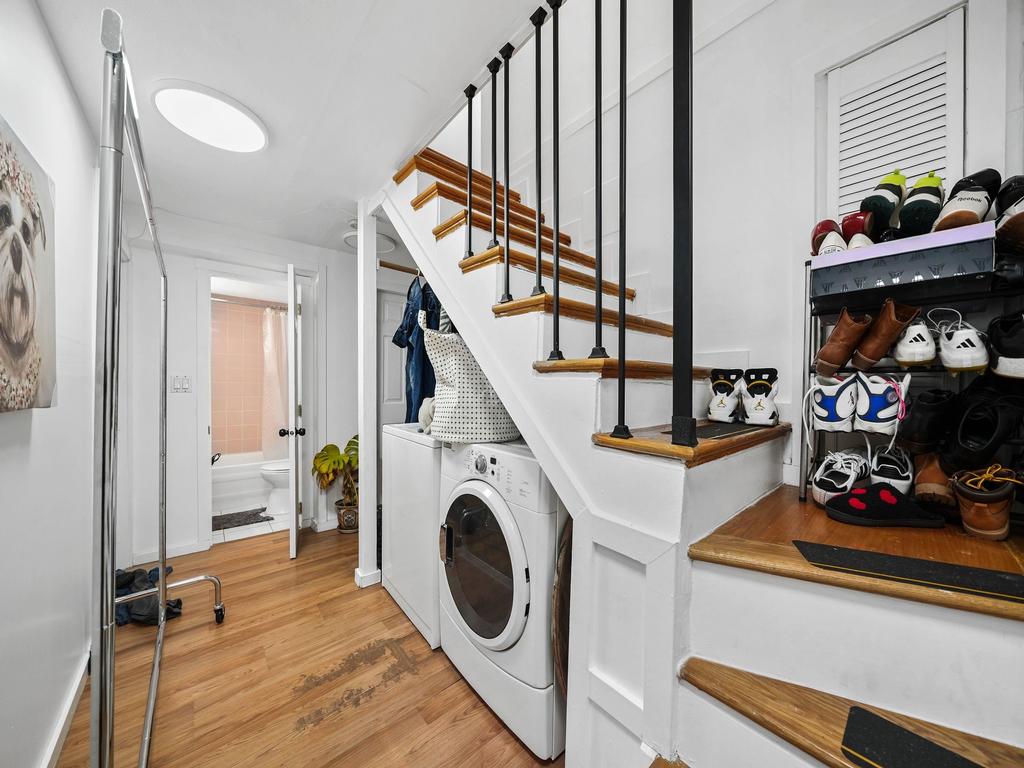 Listing Image for R3070075
