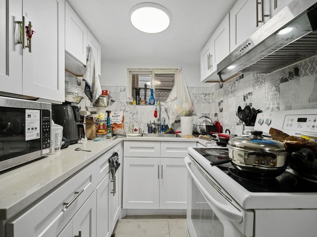 Listing Image for R3070075