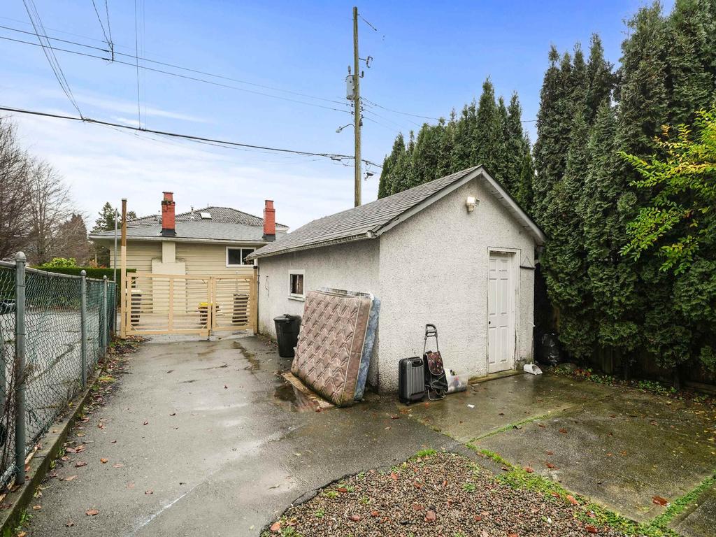 Listing Image for R3070075