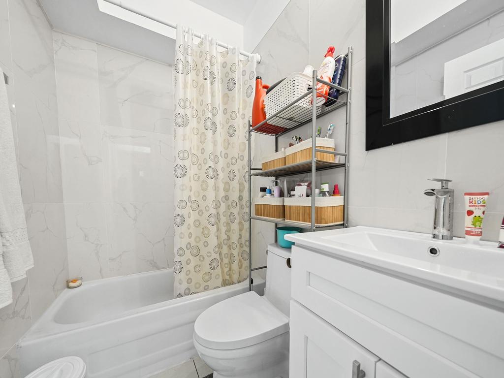 Listing Image for R3070075