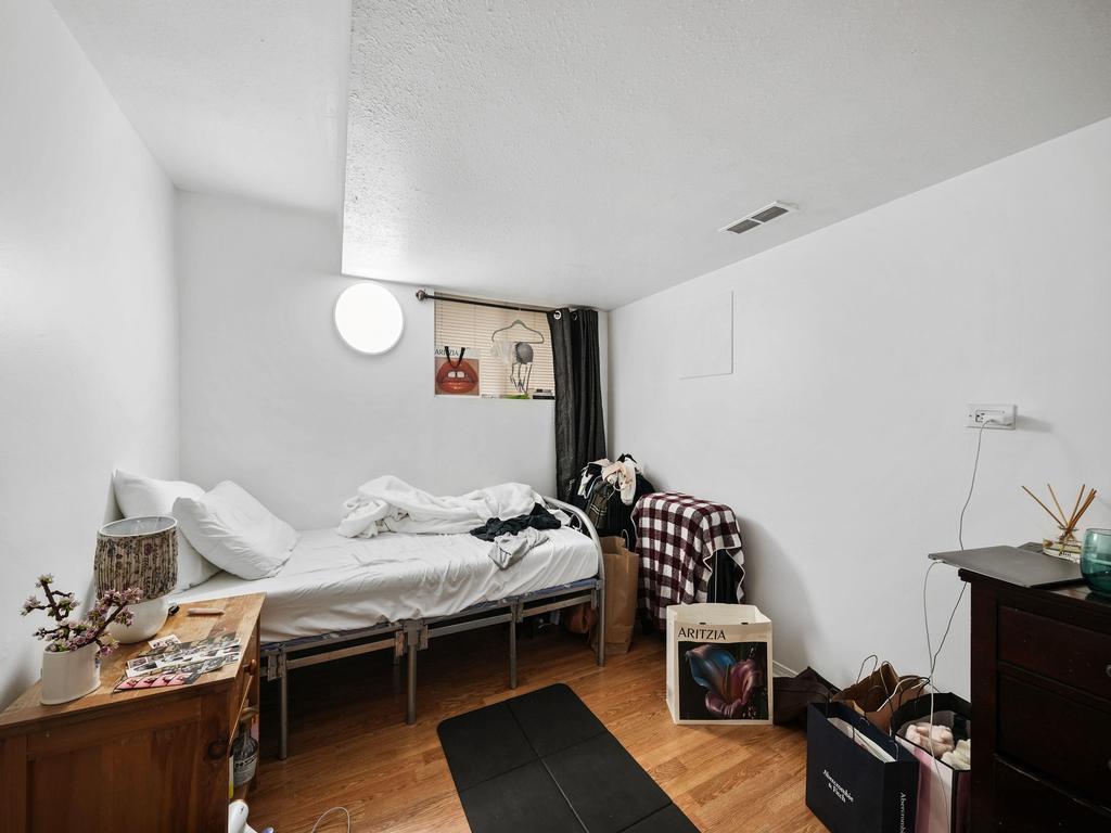 Listing Image for R3070075