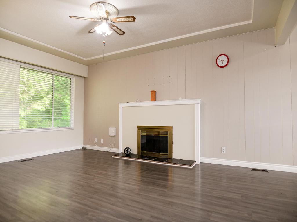 Listing Image for R3070137