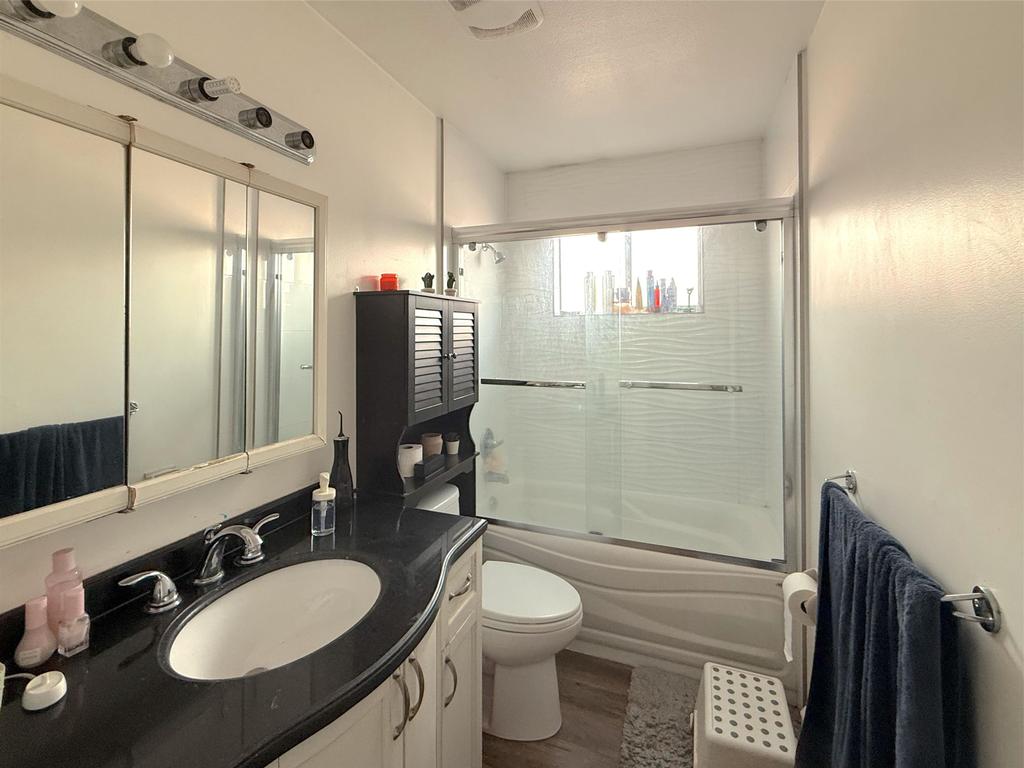 Listing Image for R3070138