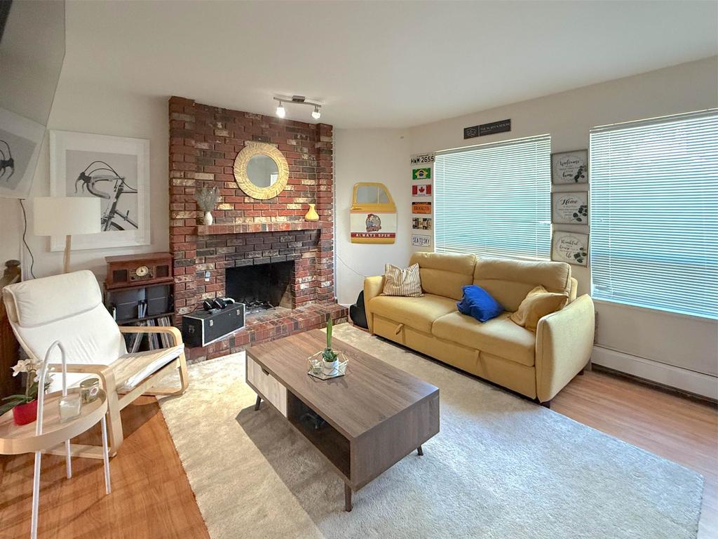 Listing Image for R3070138