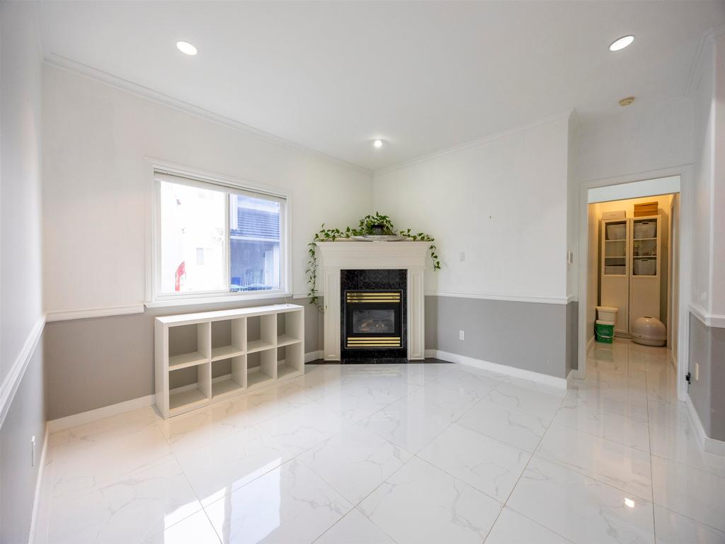 Listing Image for R3070153