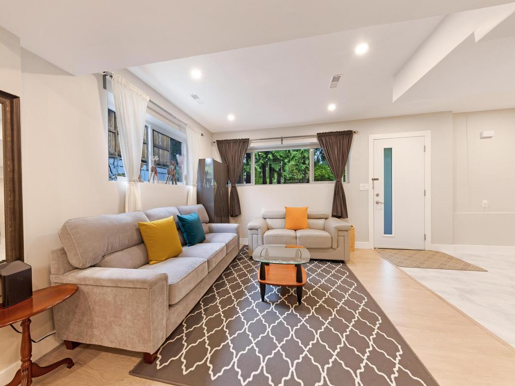 Listing Image for R3070168