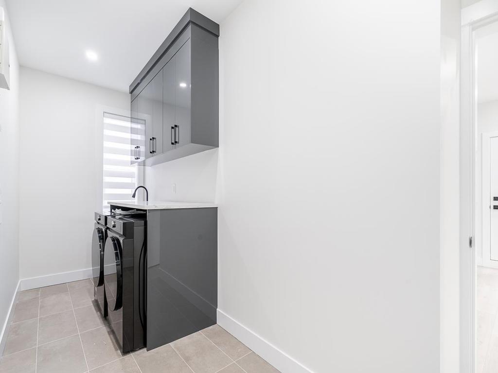 Listing Image for R3070246