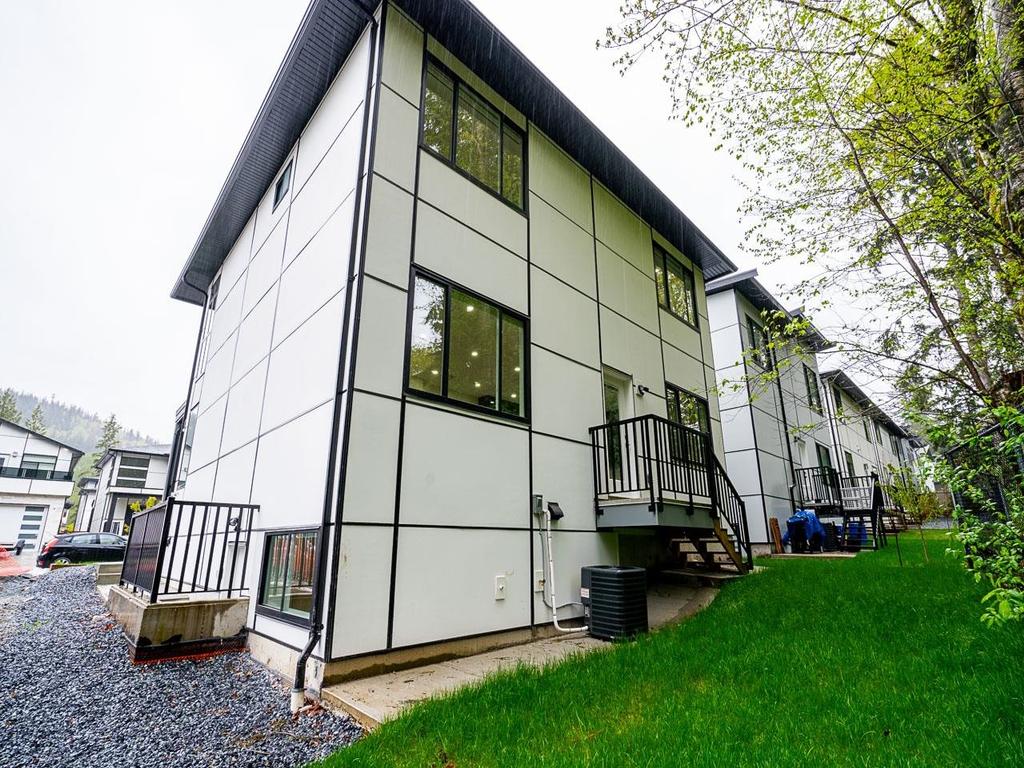 Listing Image for R3070246