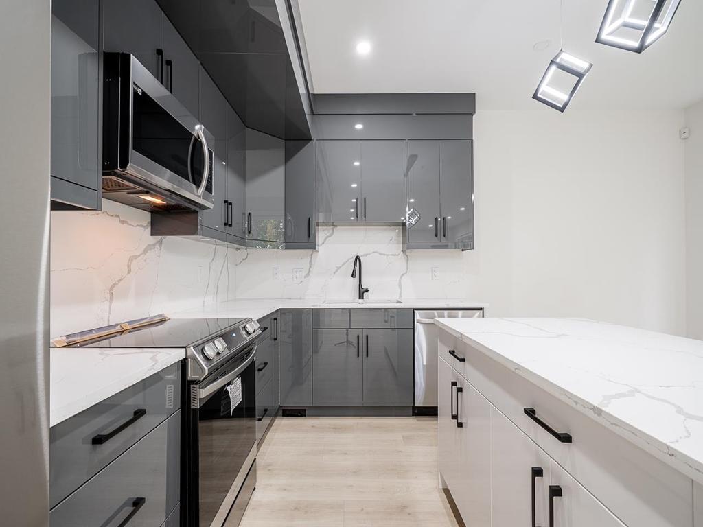 Listing Image for R3070246