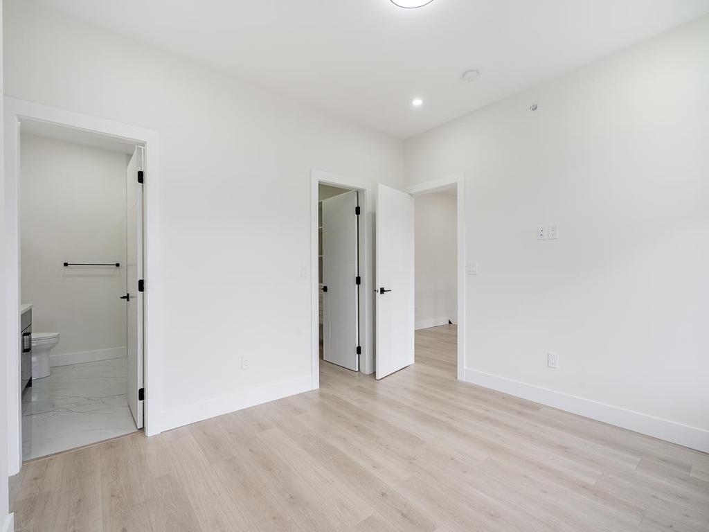 Listing Image for R3070246