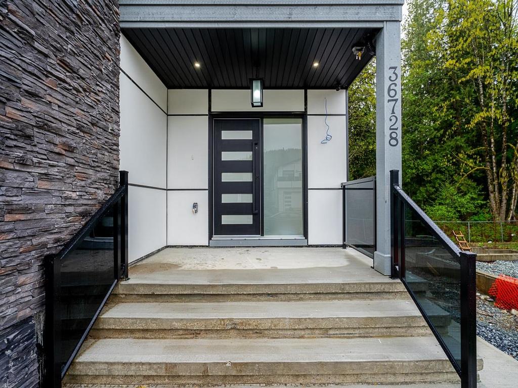 Listing Image for R3070246