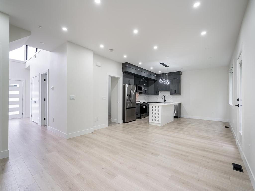 Listing Image for R3070246