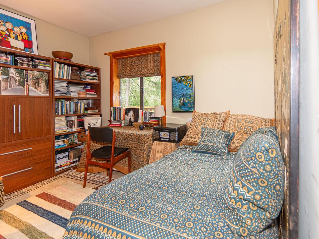 Listing Image for R3070255