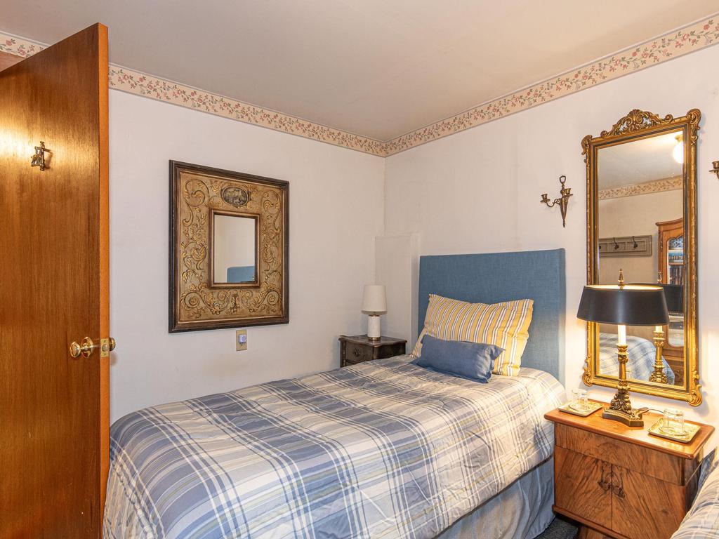 Listing Image for R3070255