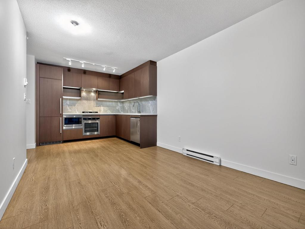 Listing Image for R3070270