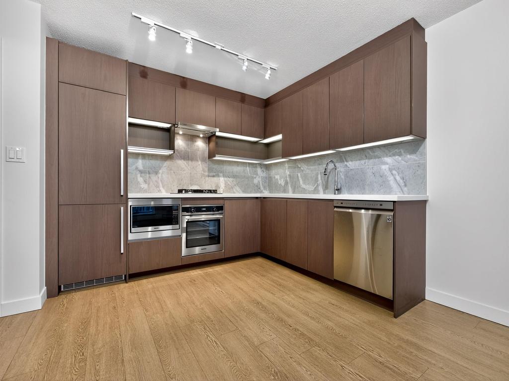 Listing Image for R3070270