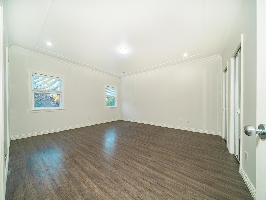 Listing Image for R3070304