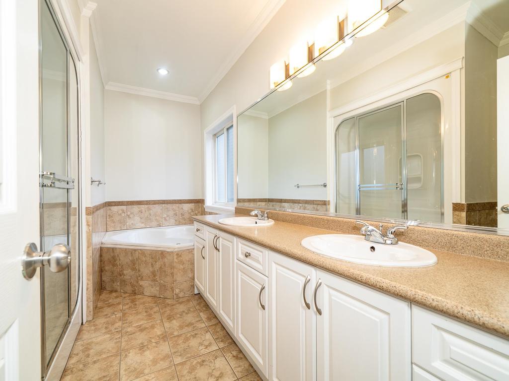 Listing Image for R3070304