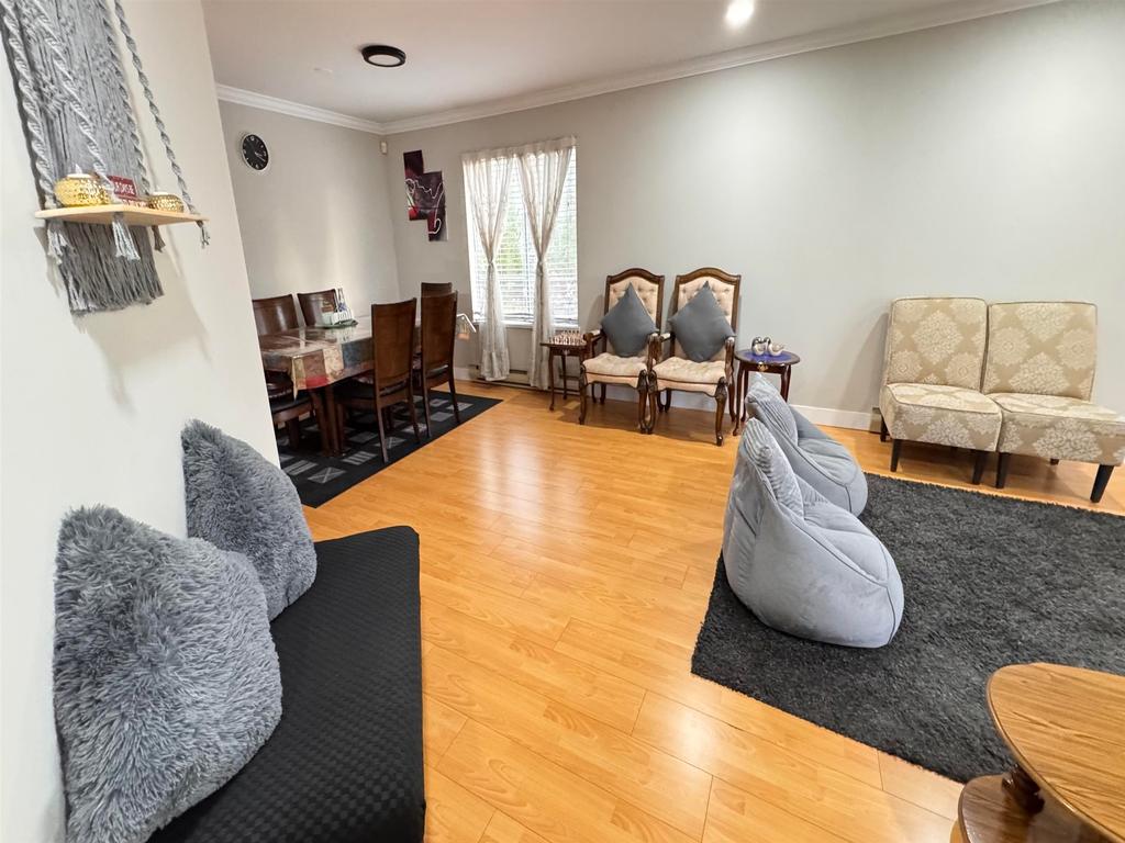 Listing Image for R3070309