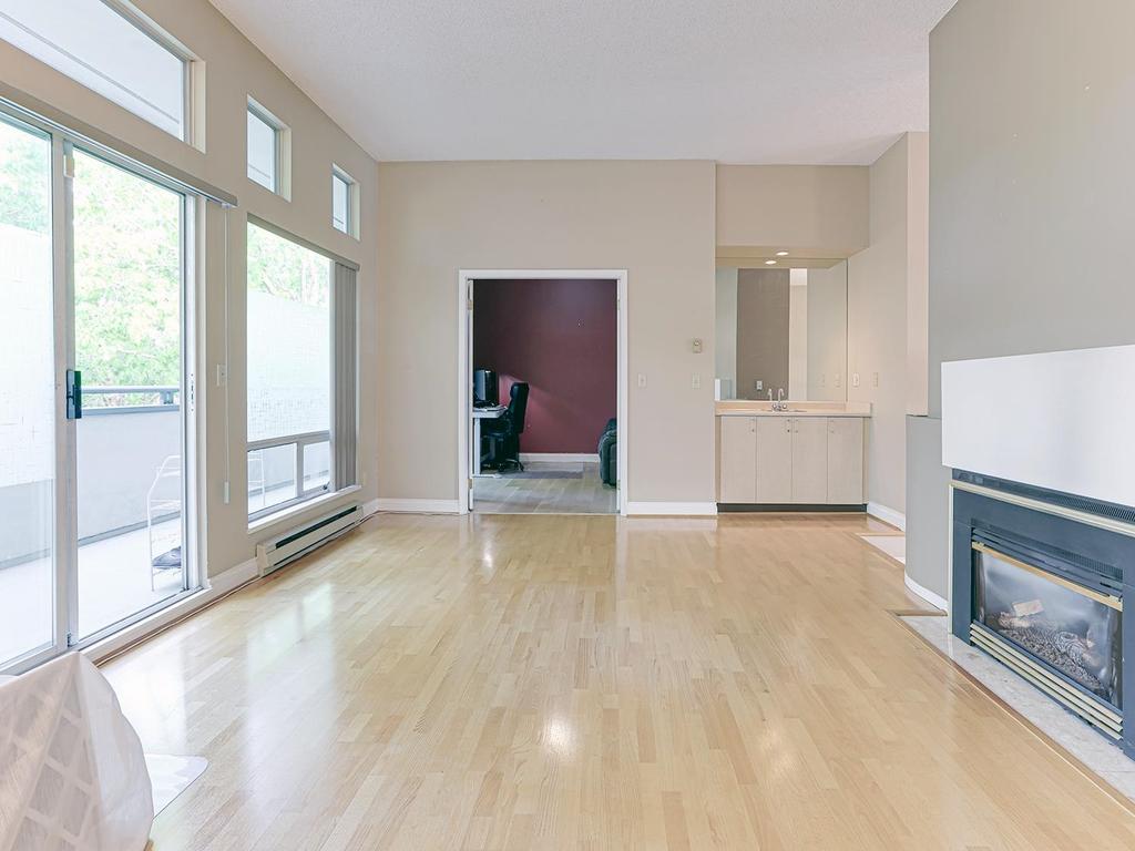 Listing Image for R3070336