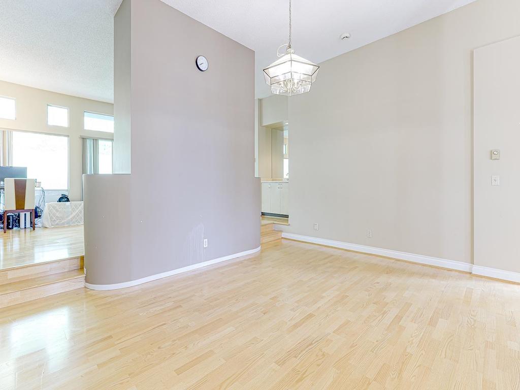 Listing Image for R3070336