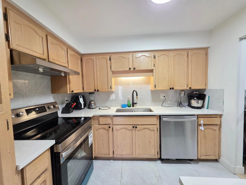 Listing Image for R3070388