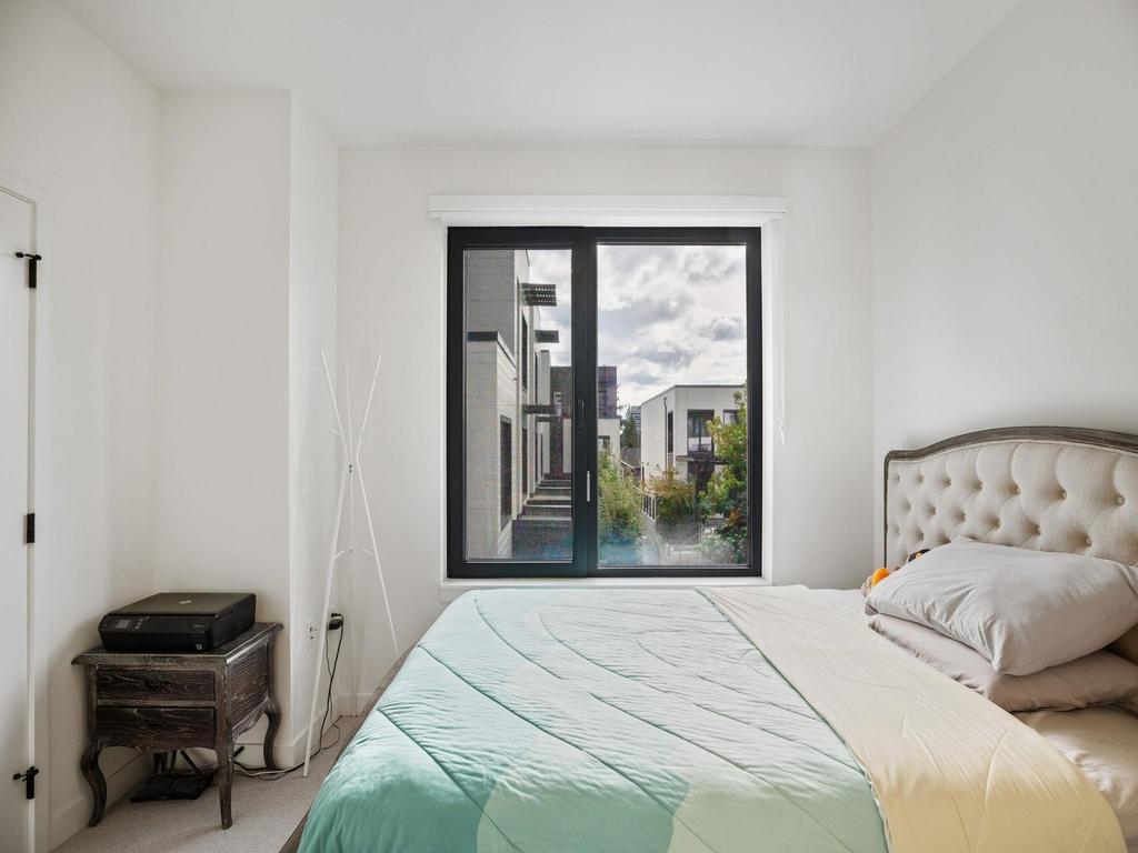 Listing Image for R3070395