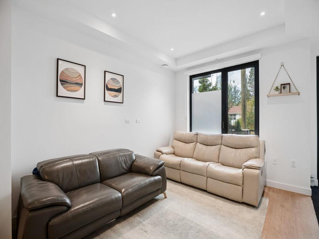 Listing Image for R3070395