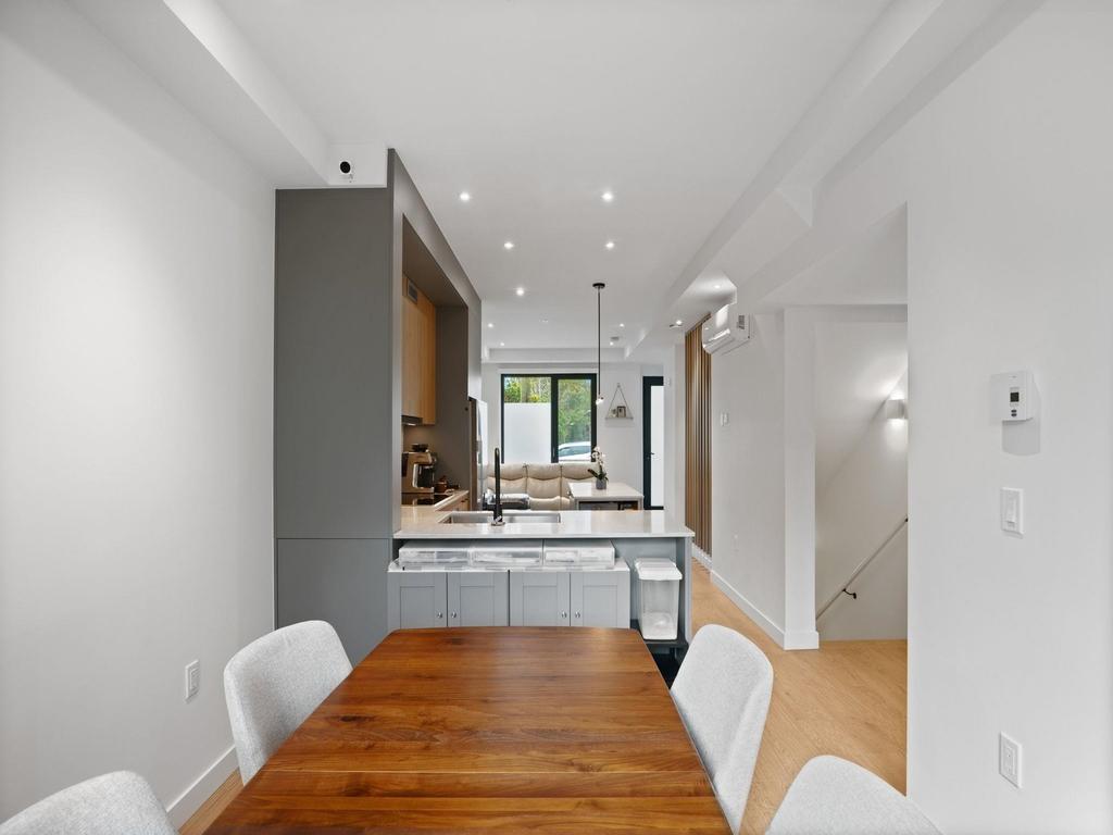 Listing Image for R3070395