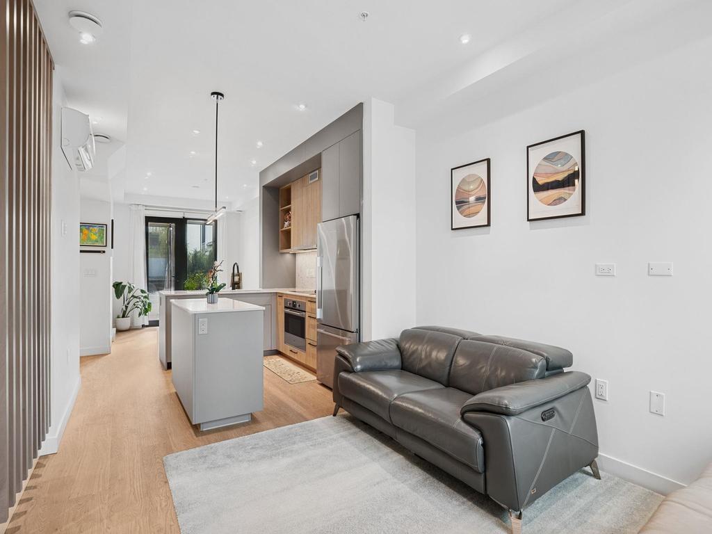 Listing Image for R3070395