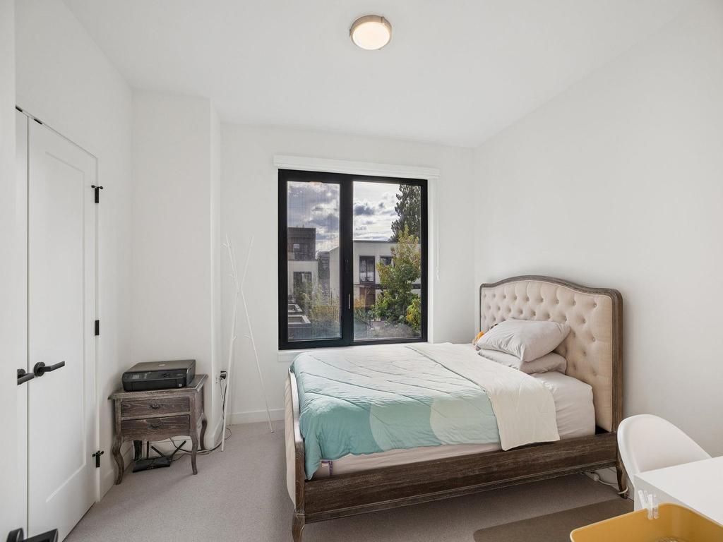 Listing Image for R3070395