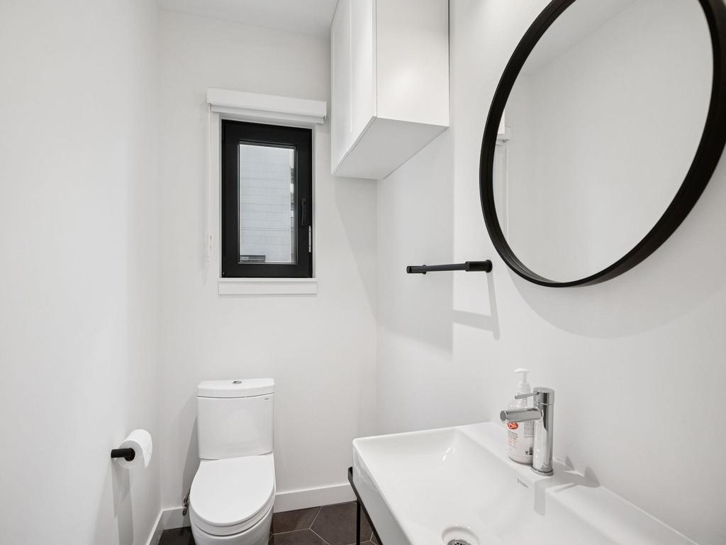 Listing Image for R3070395