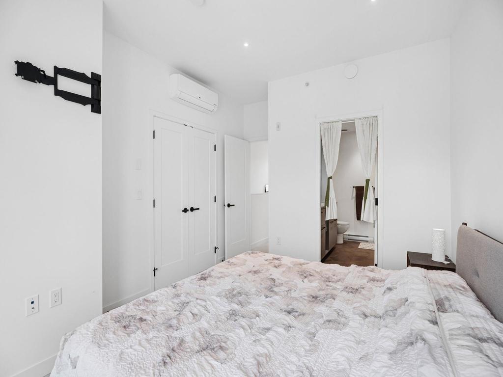 Listing Image for R3070395