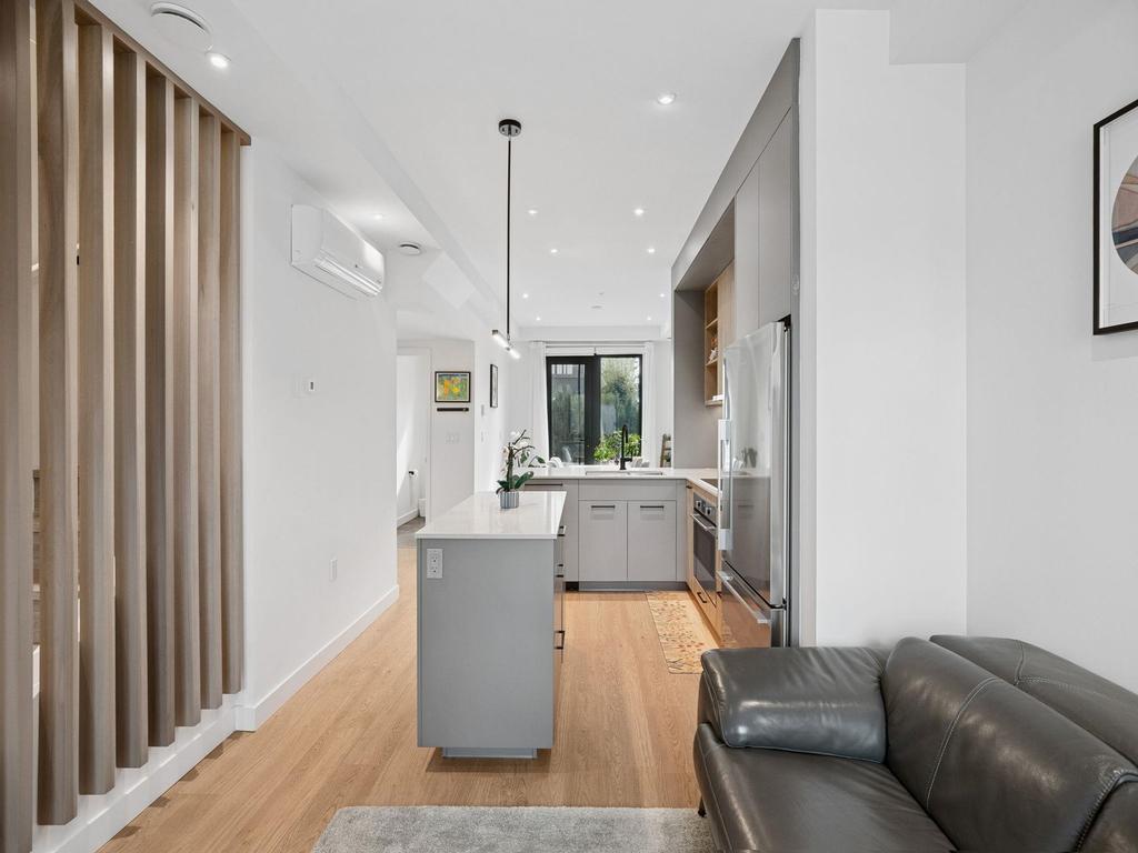 Listing Image for R3070395