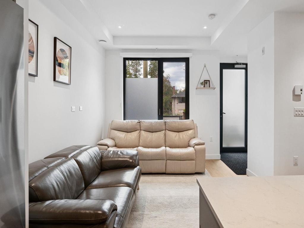 Listing Image for R3070395