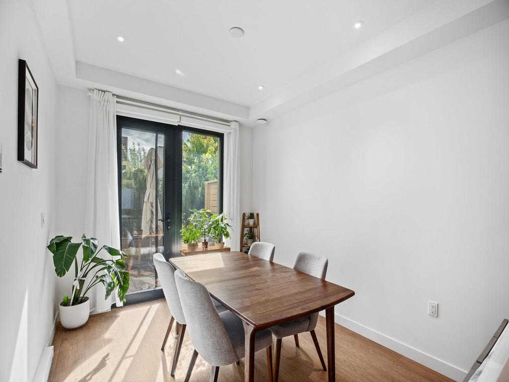 Listing Image for R3070395