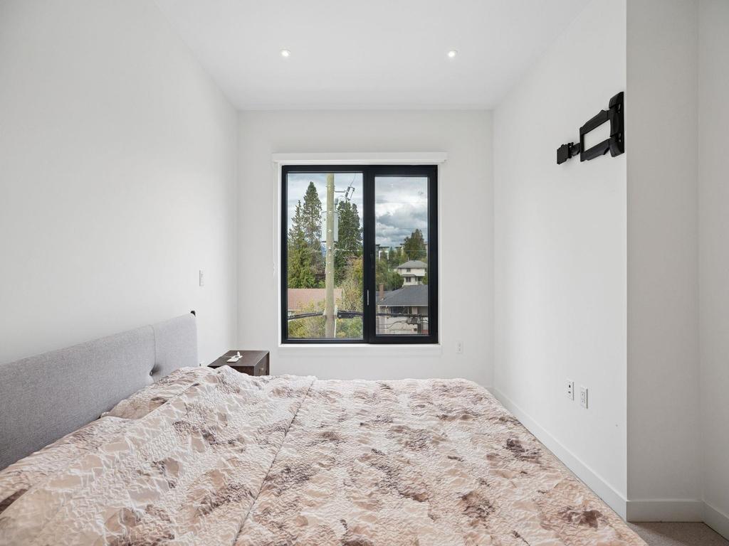 Listing Image for R3070395