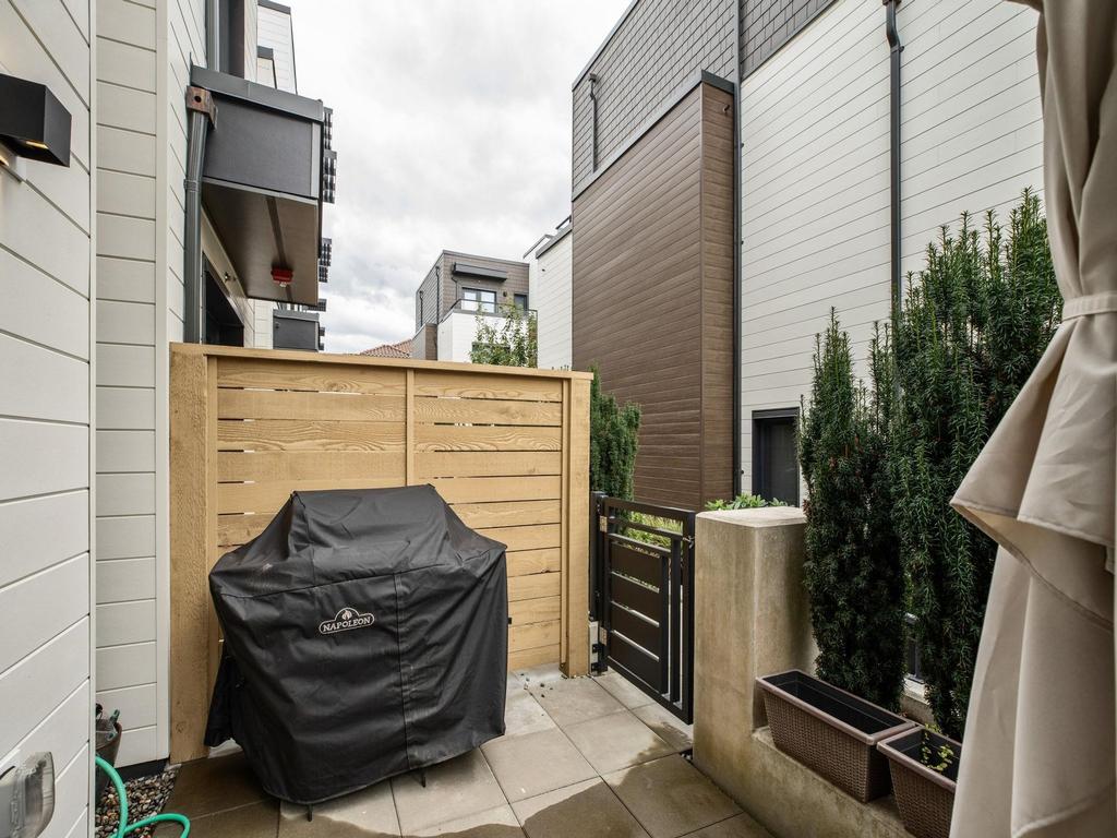 Listing Image for R3070395