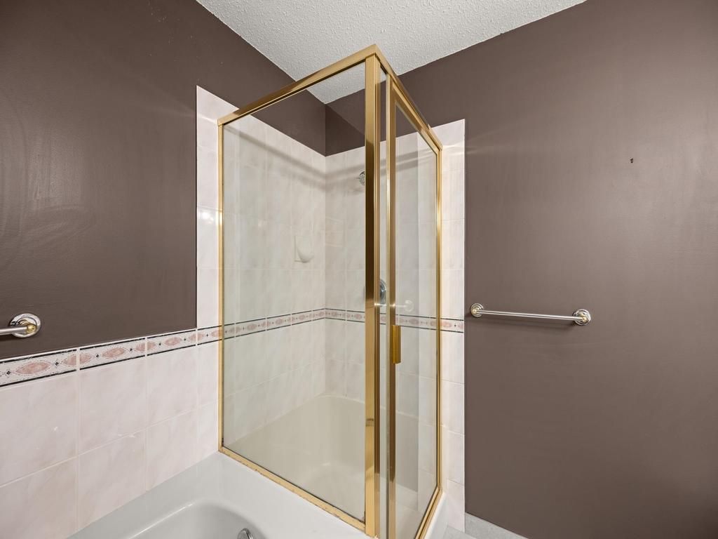 Listing Image for R3070400