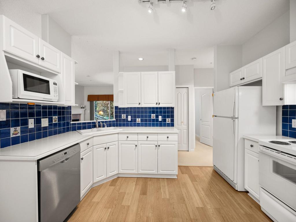 Listing Image for R3070400