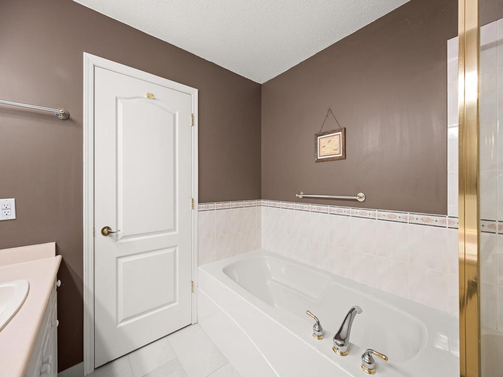 Listing Image for R3070400