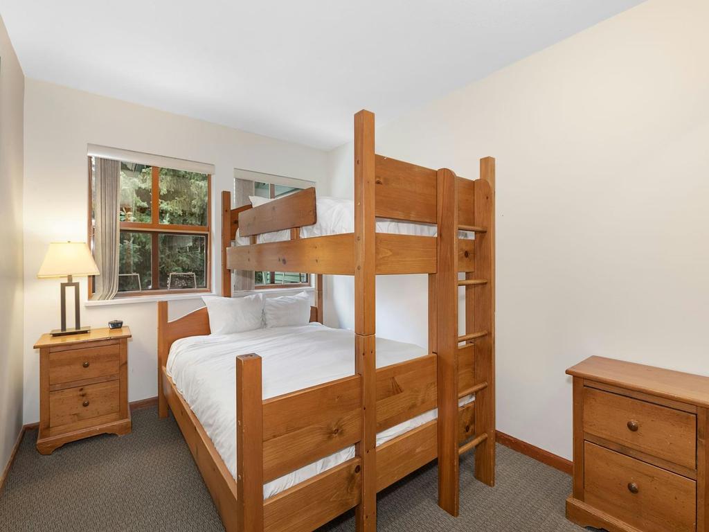 Listing Image for R3070401