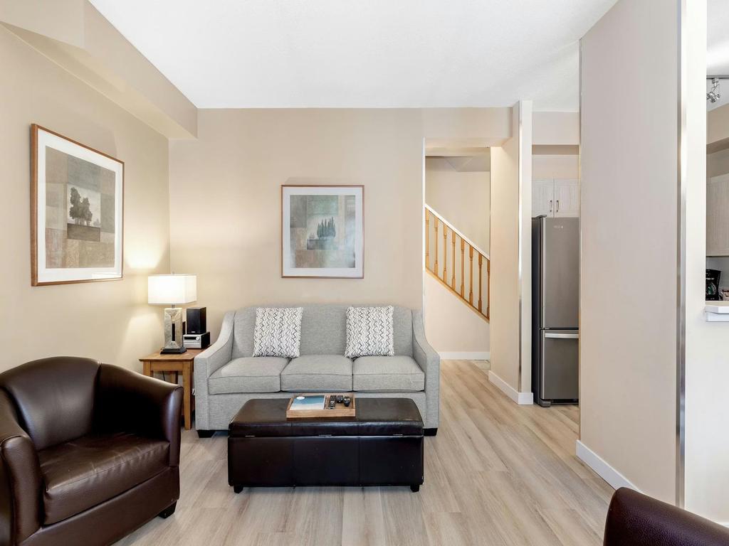 Listing Image for R3070401