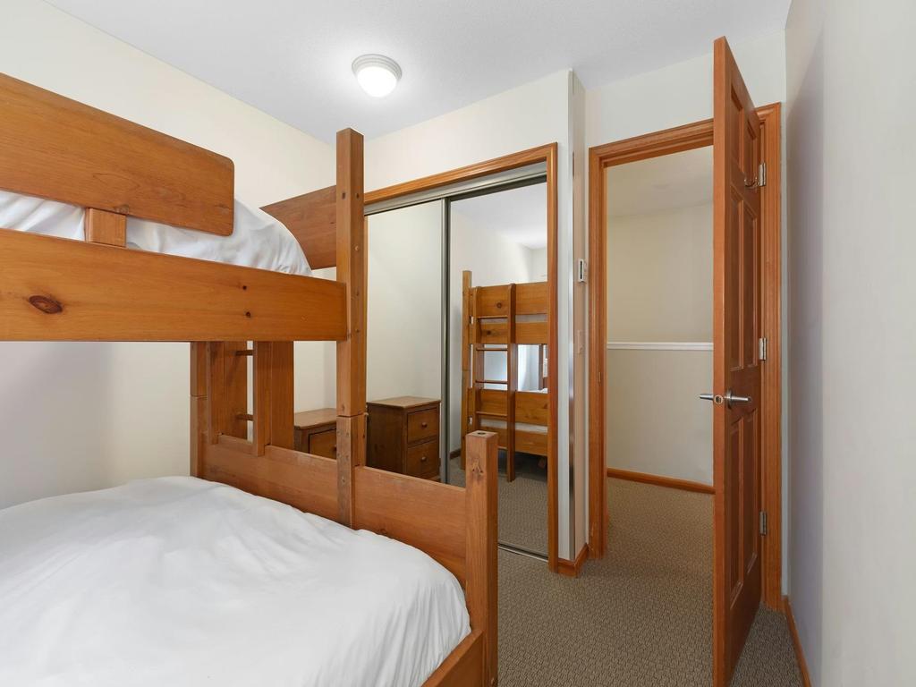 Listing Image for R3070401